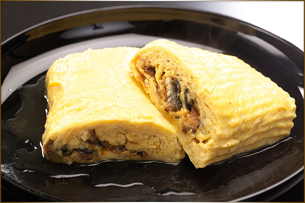 Umaki (omelet-wrapped eel)